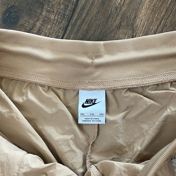 Nike Essential Woven High Rise Pants Womens Large Beige Baggy Joggers Size XXL - Picture 3 of 10